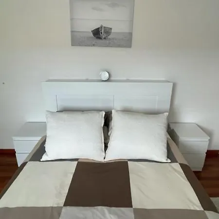 Au Leman Apartment *